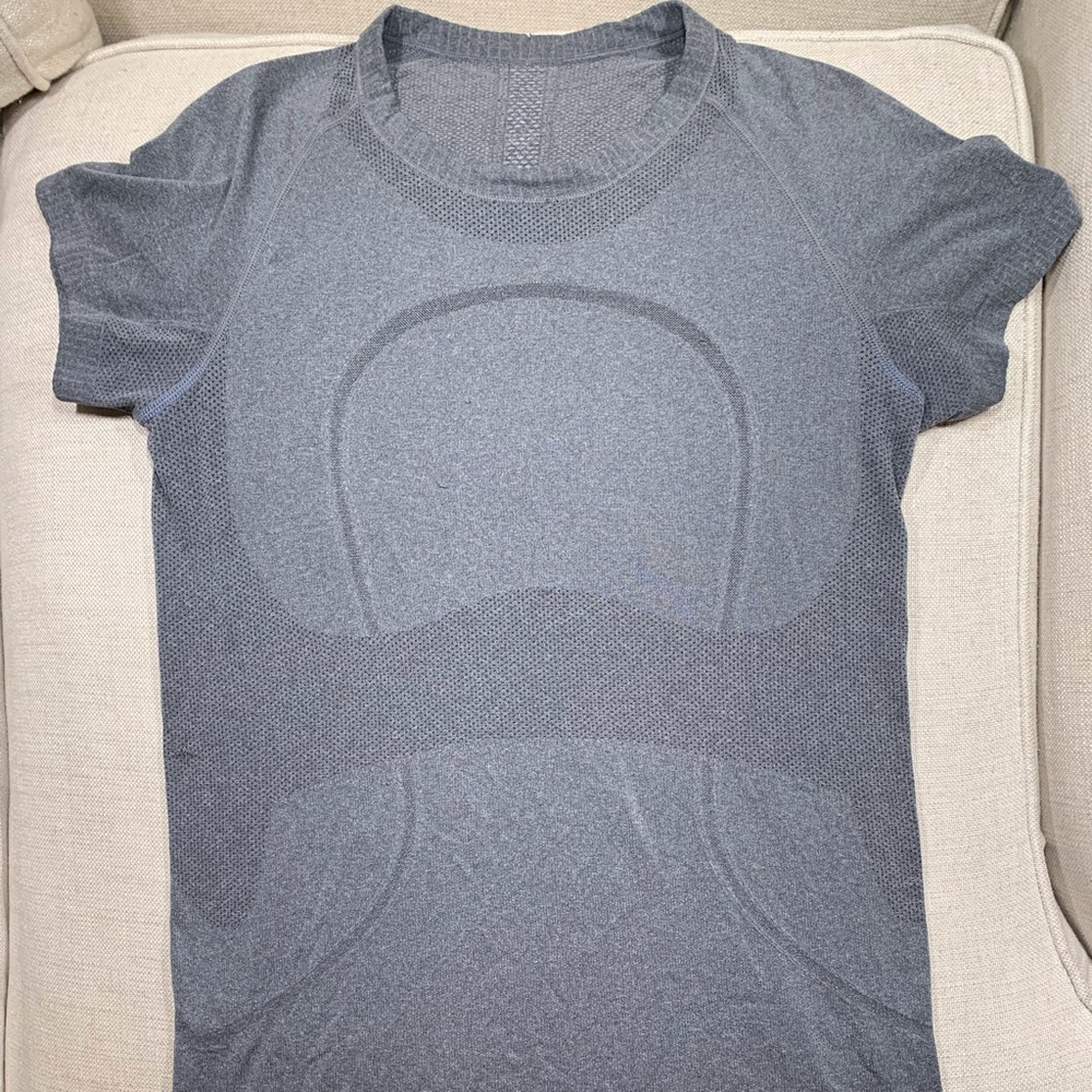 Lululemon Grey SS Swiftly PLAY CONDITION Size 8